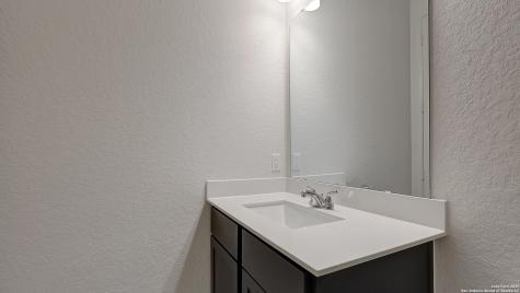 354 Lacey Oak Castroville TX 78009