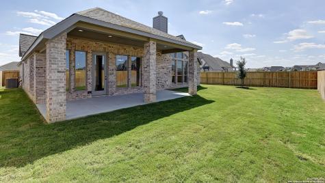 354 Lacey Oak Castroville TX 78009