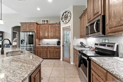 309 Hickory Trail La Vernia TX 78121