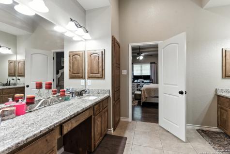 309 Hickory Trail La Vernia TX 78121