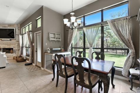 309 Hickory Trail La Vernia TX 78121