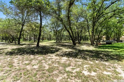 309 Hickory Trail La Vernia TX 78121