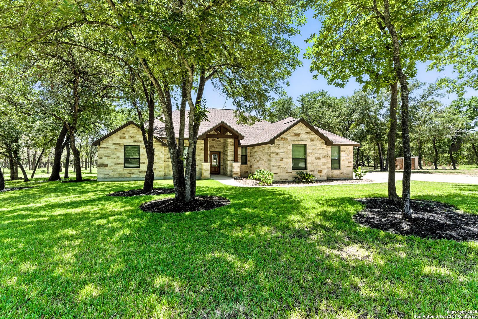 309 Hickory Trail La Vernia TX 78121