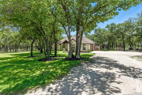 309 Hickory Trail La Vernia TX 78121