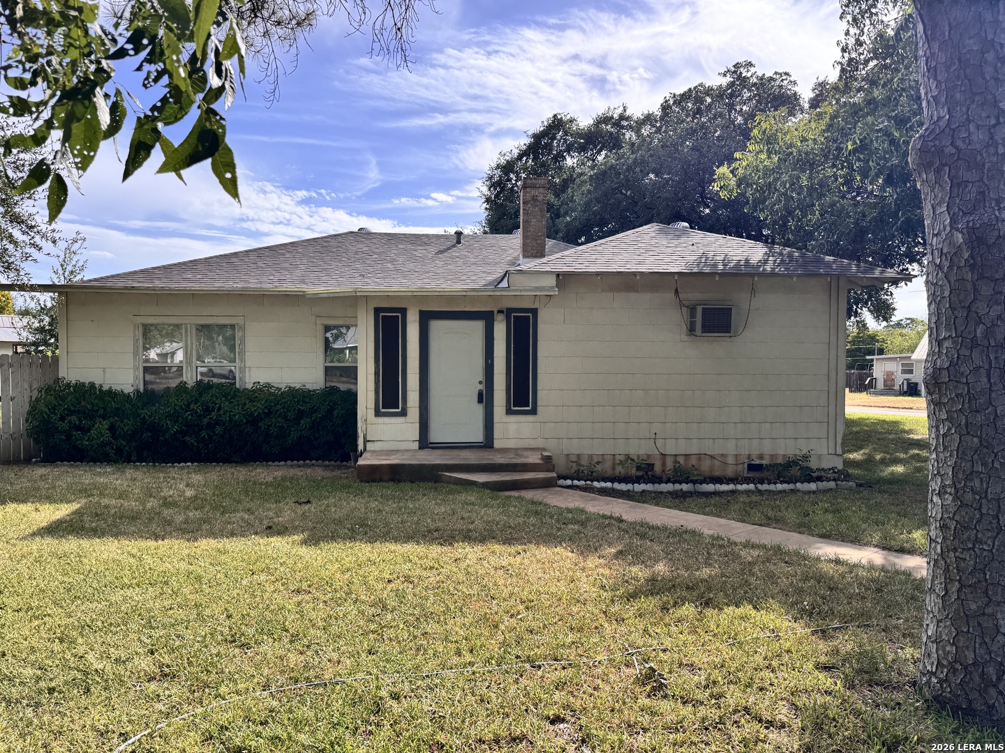 604 E Rio Grande Pearsall TX 78061