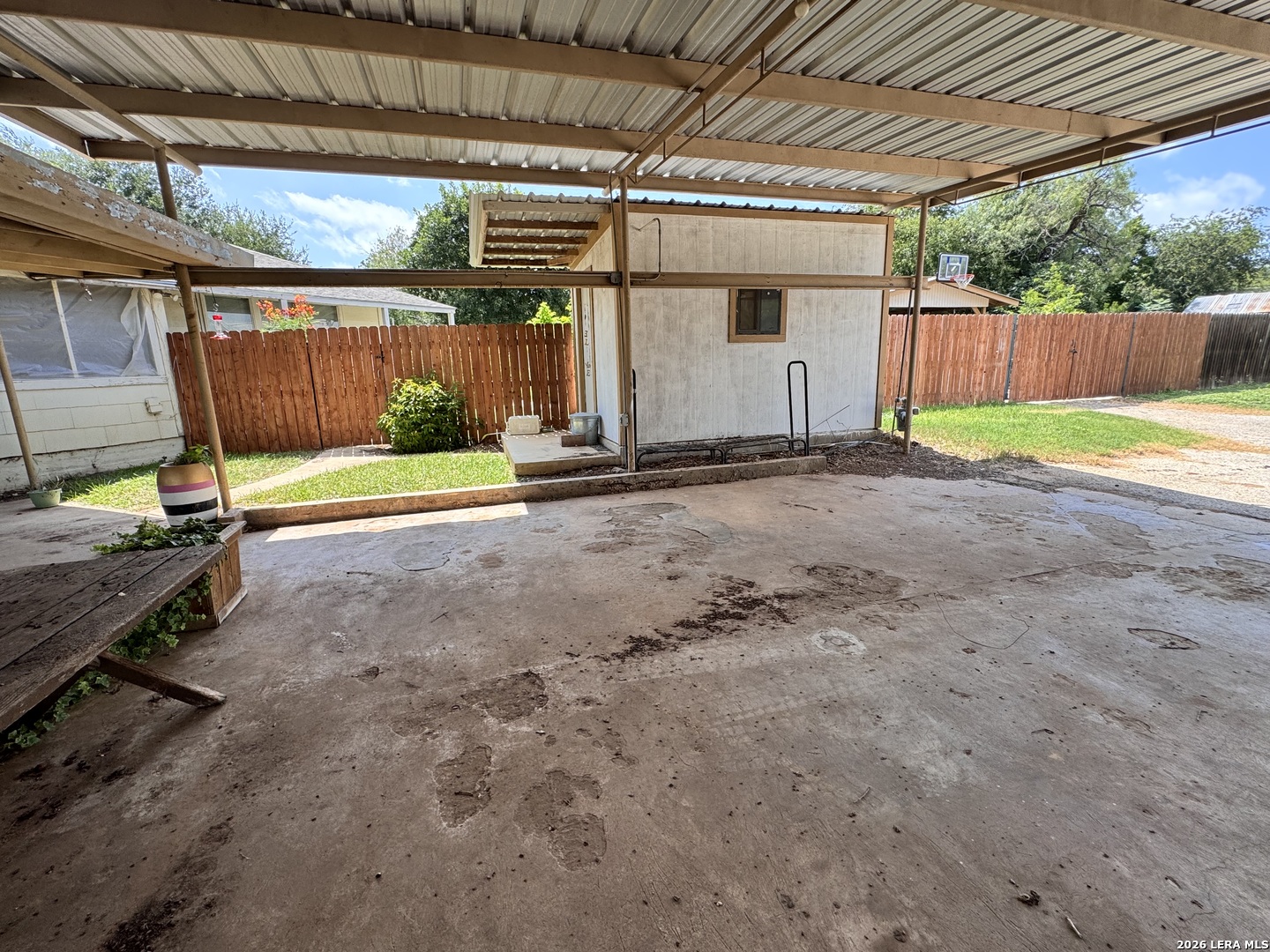 604 E Rio Grande Pearsall TX 78061