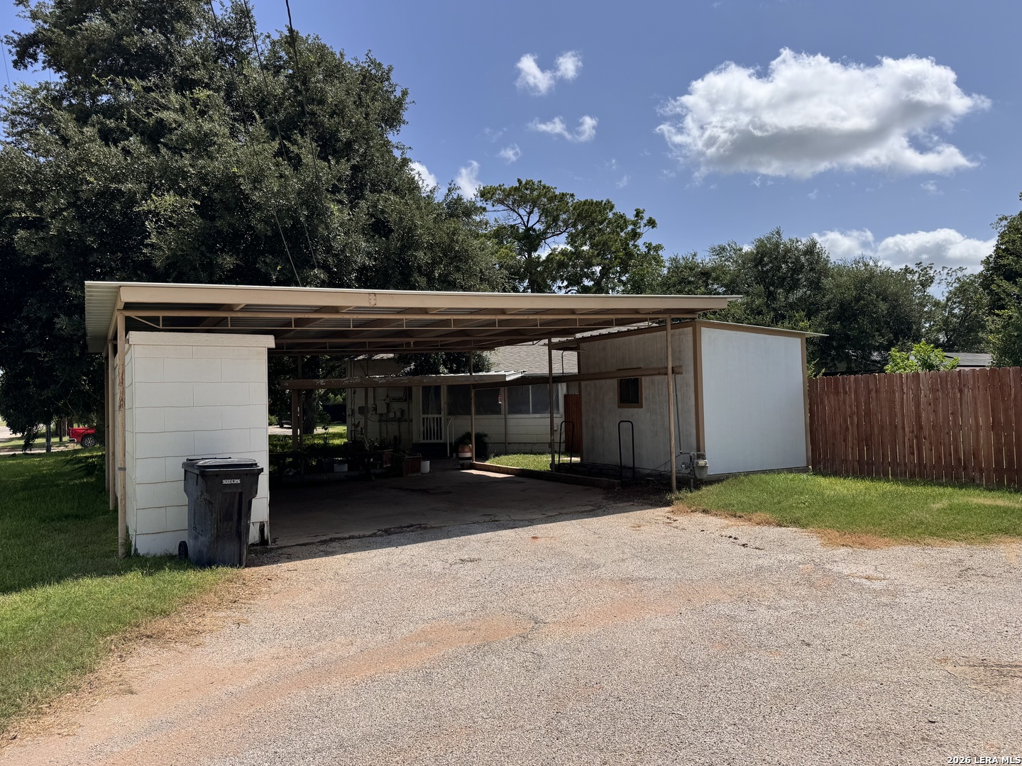 604 E Rio Grande Pearsall TX 78061