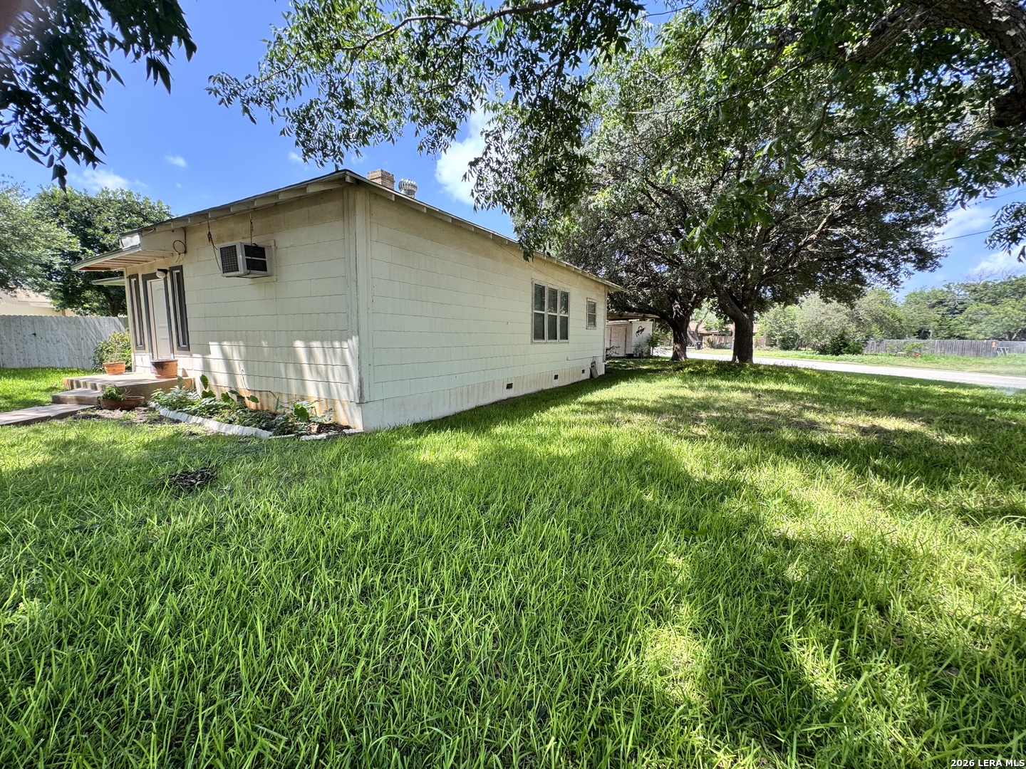 604 E Rio Grande Pearsall TX 78061