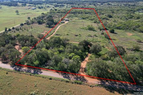 1366 County Road 467 Stockdale TX 78160