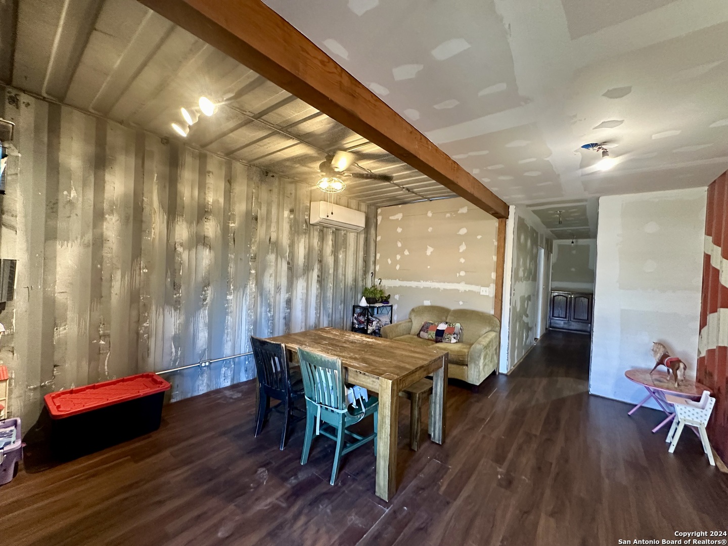 1366 County Road 467 Stockdale TX 78160