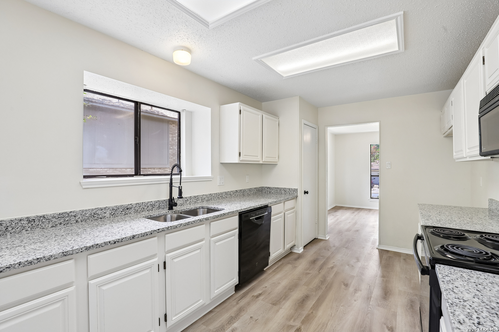11202 Forest Shower Live Oak TX 78233