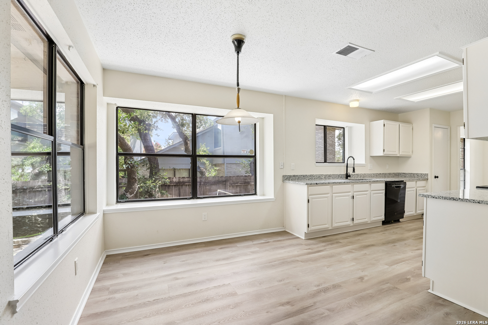 11202 Forest Shower Live Oak TX 78233