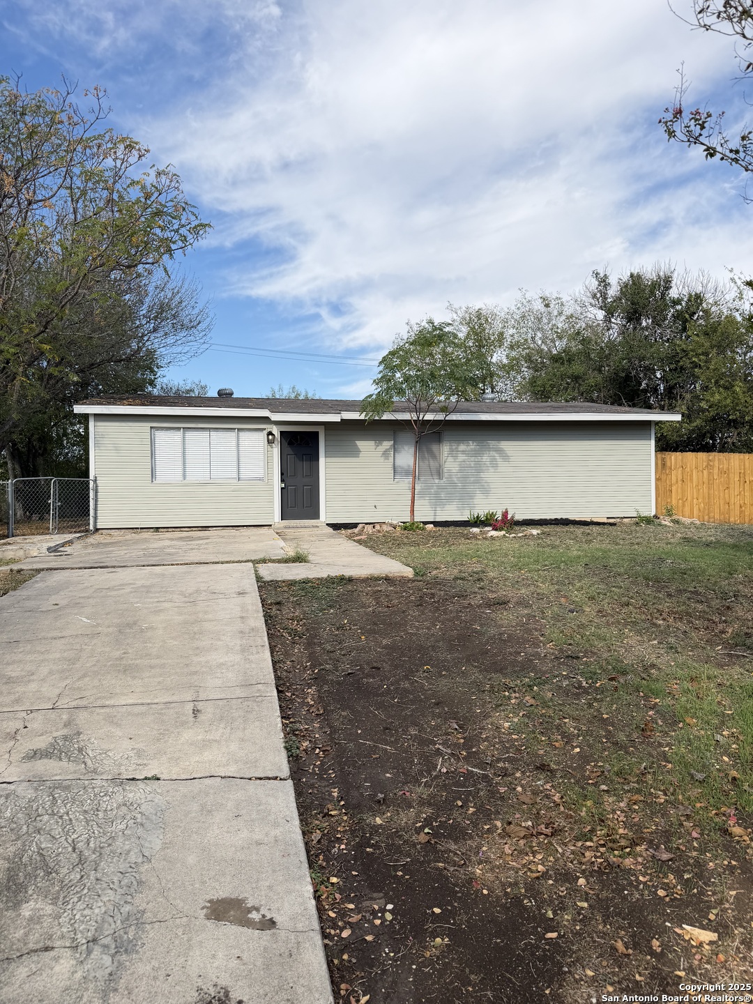 123 Moss Valley San Antonio TX 78227