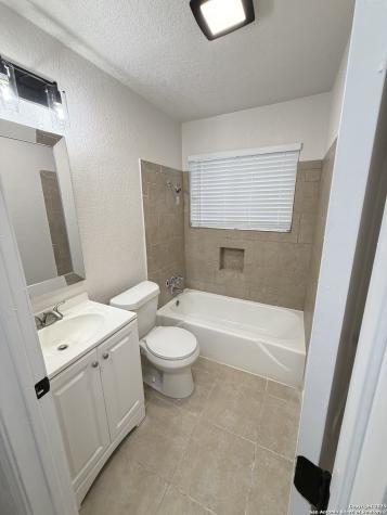 123 Moss Valley San Antonio TX 78227