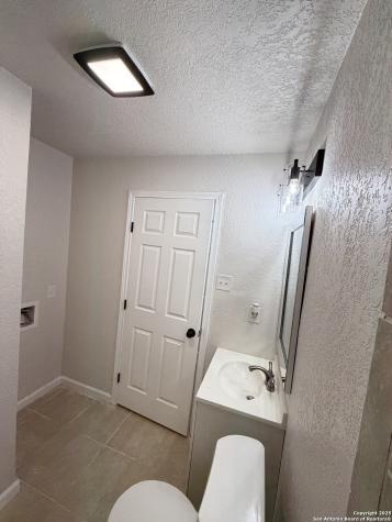 123 Moss Valley San Antonio TX 78227
