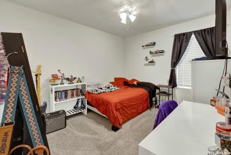 1316 Parkwood Seguin TX 78155