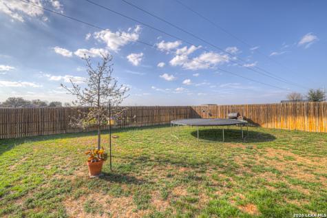 1316 Parkwood Seguin TX 78155