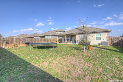 1316 Parkwood Seguin TX 78155