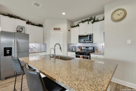 1316 Parkwood Seguin TX 78155