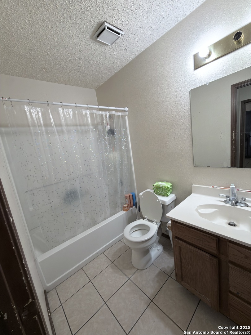 5922 Larkmeadow San Antonio TX 78233