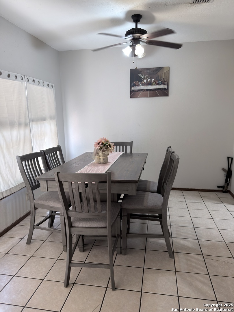 5922 Larkmeadow San Antonio TX 78233