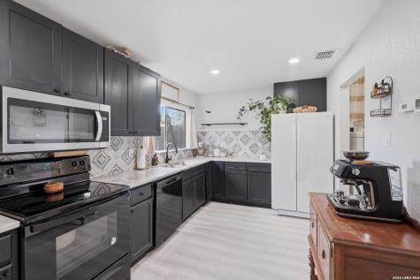 4013 Sun Harbour San Antonio TX 78244