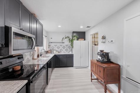 4013 Sun Harbour San Antonio TX 78244