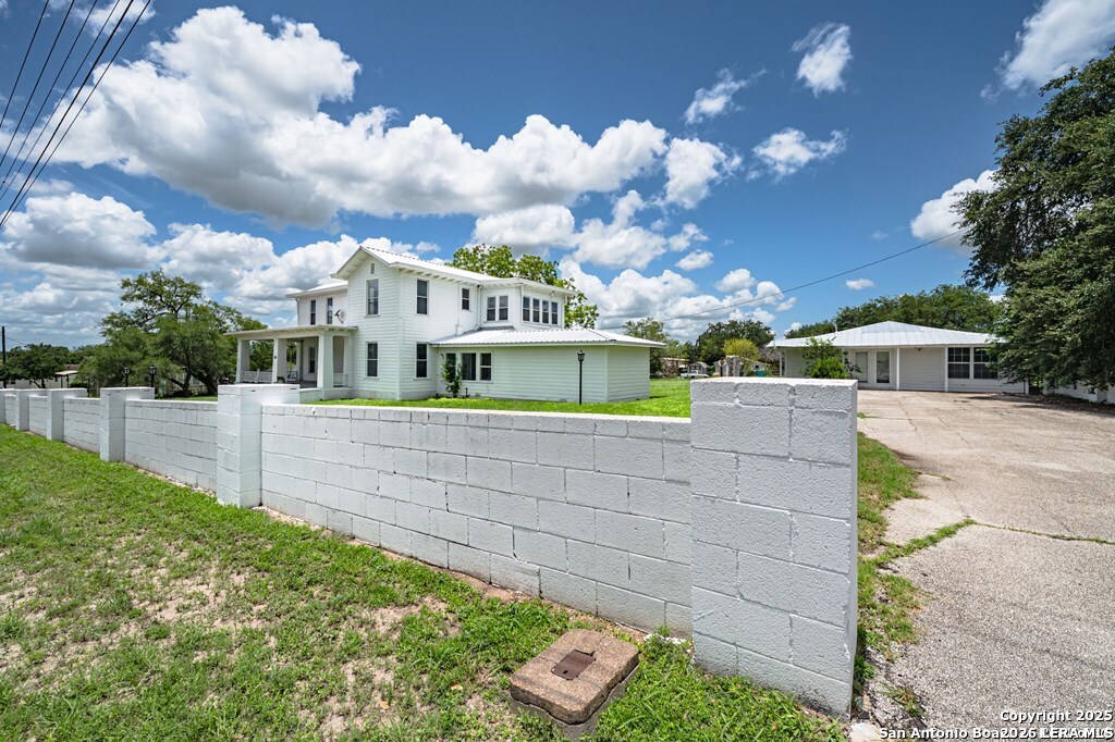 519 Fm 623 Pettus TX 78146