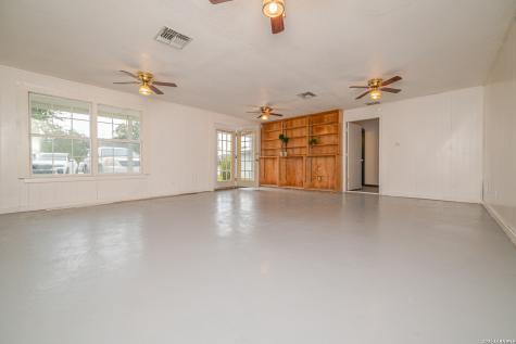 519 Fm 623 Pettus TX 78146