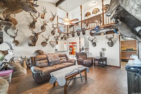 3940 Us Highway 90 Hondo TX 78861