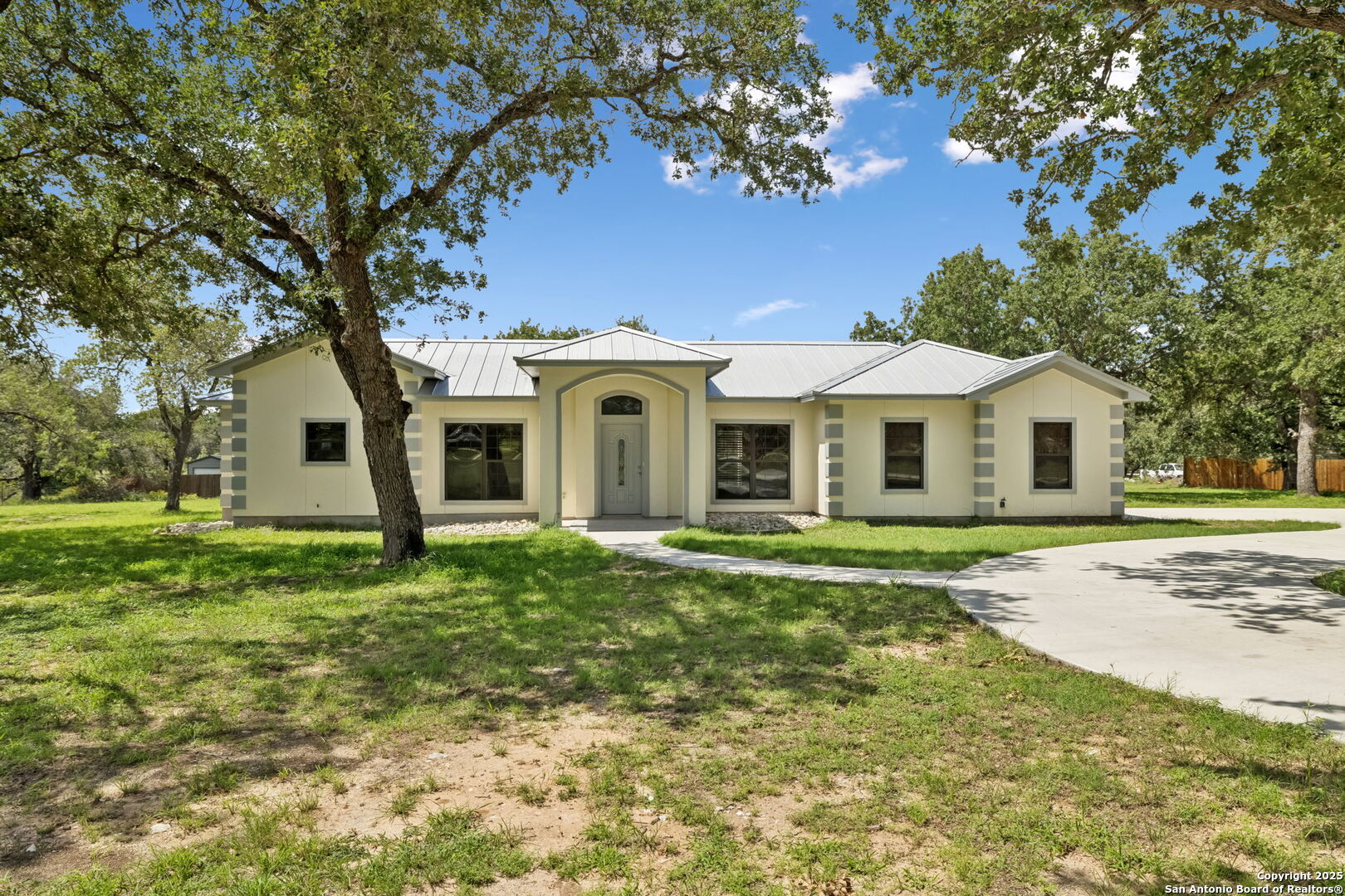 205 County Road 6865 Natalia TX 78059