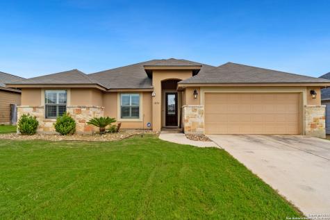 1824 Wandering Trail Pleasanton TX 78064