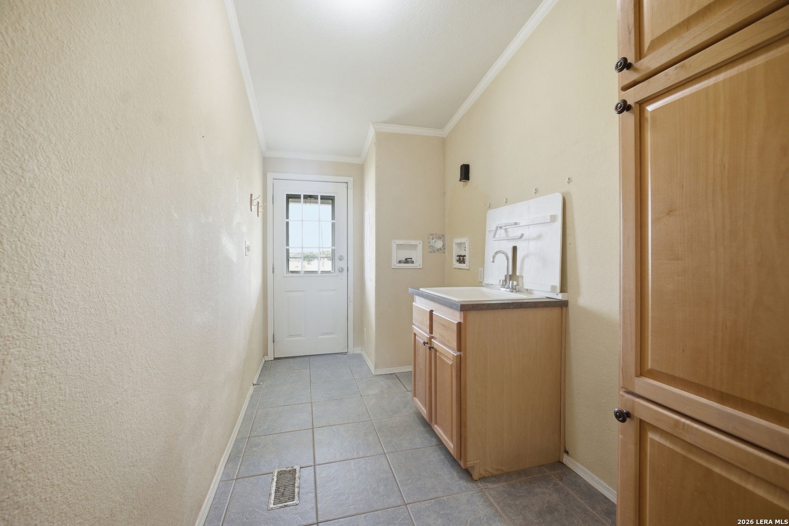 672 Cutters Trail Pipe Creek TX 78063