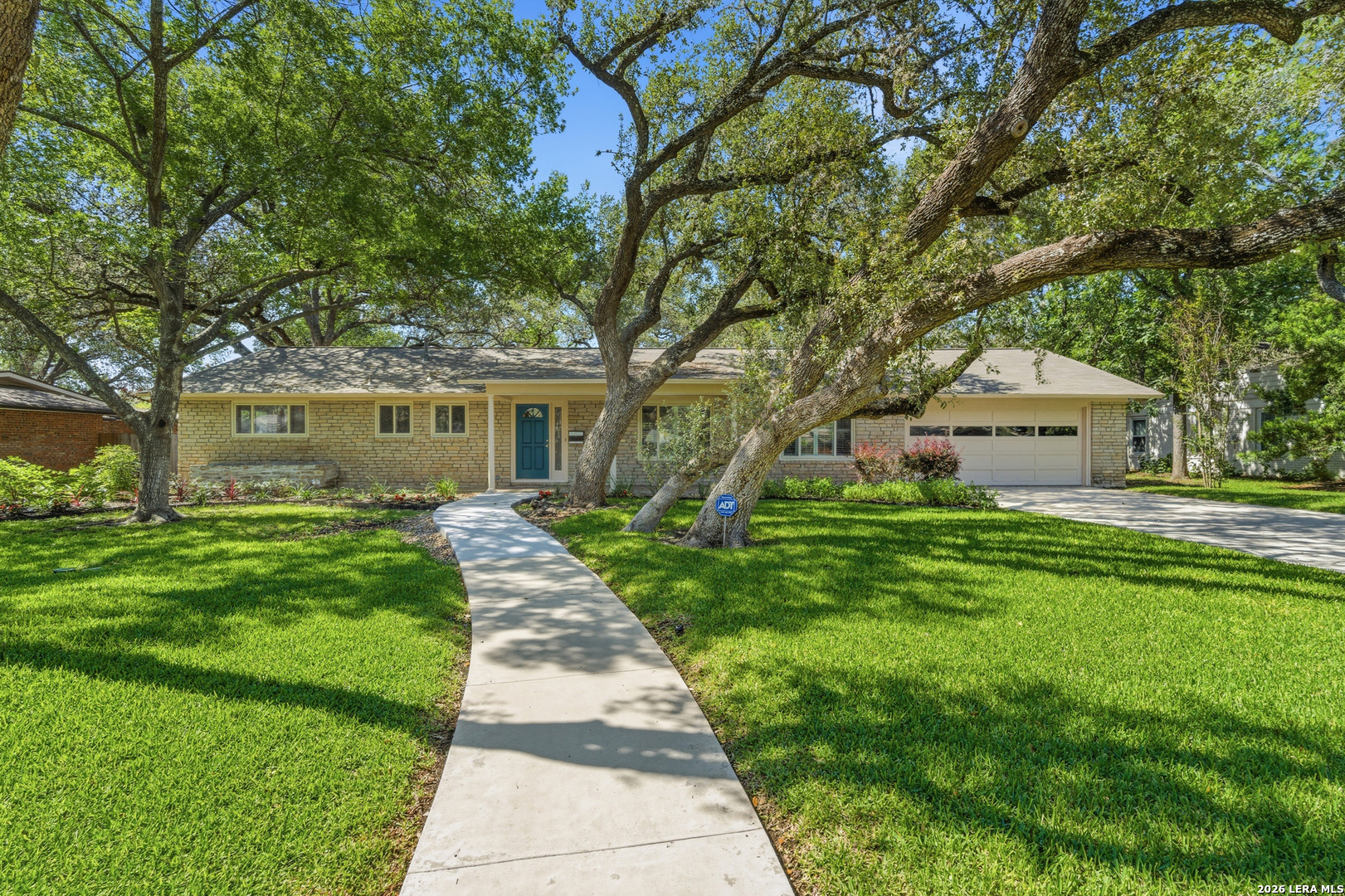 334 Royal Oaks San Antonio TX 78209