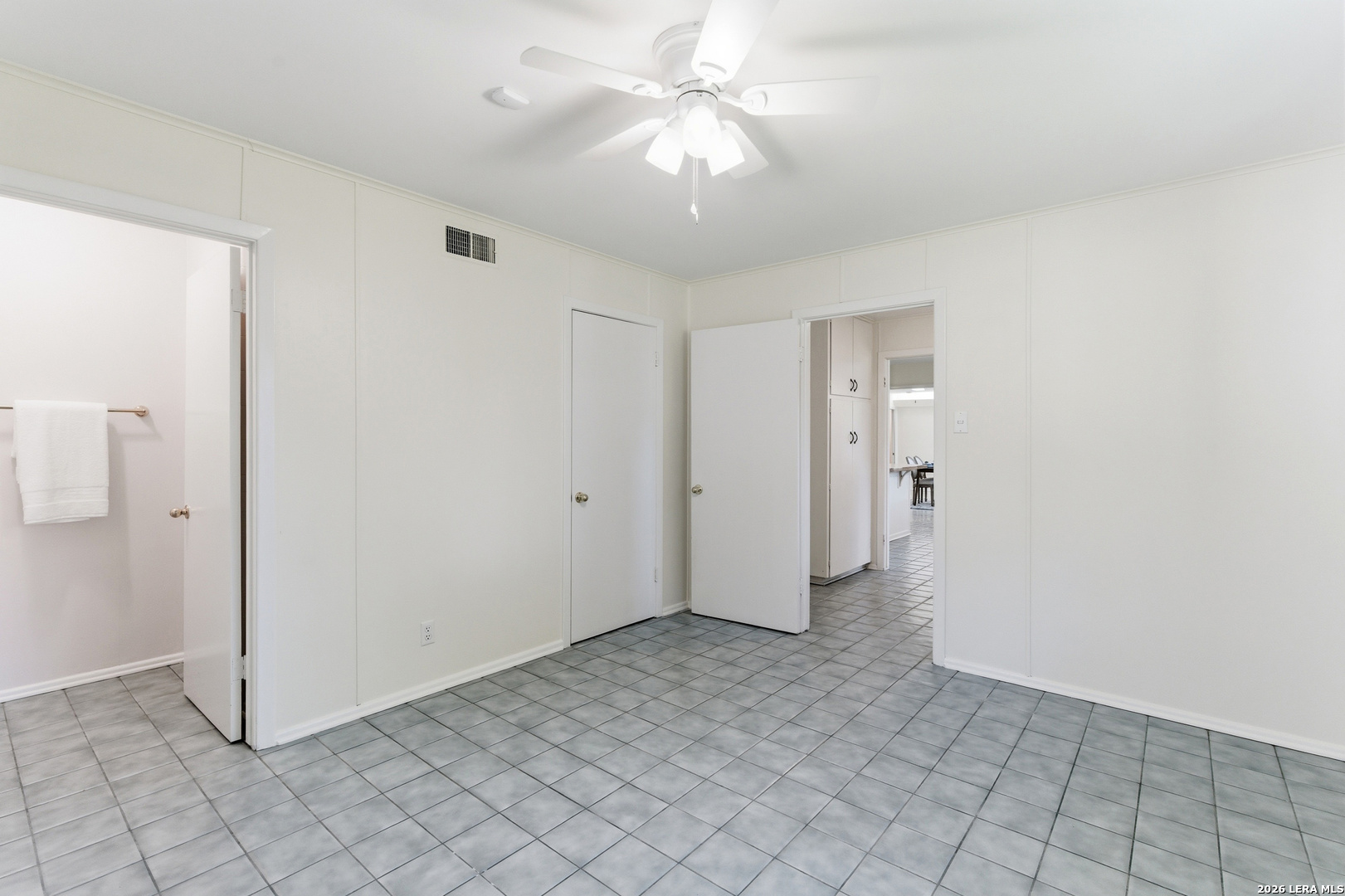 334 Royal Oaks San Antonio TX 78209