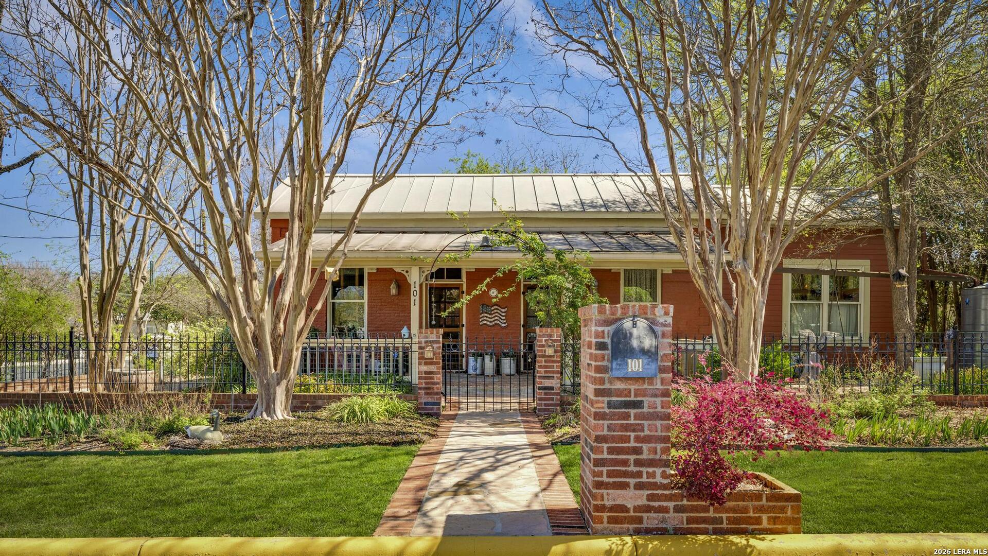 101 Landa Boerne TX 78006