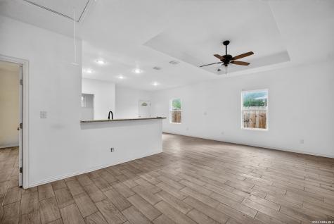 870 W Southcross Boulevard San Antonio TX 78211