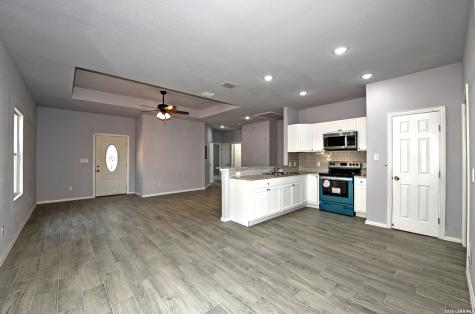 870 W Southcross Boulevard San Antonio TX 78211