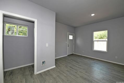 870 W Southcross Boulevard San Antonio TX 78211