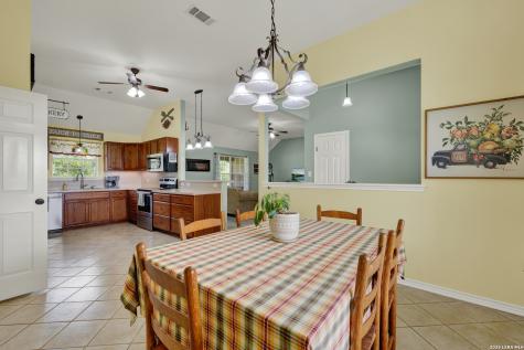 175 Creekwood Drive Gonzales TX 78629
