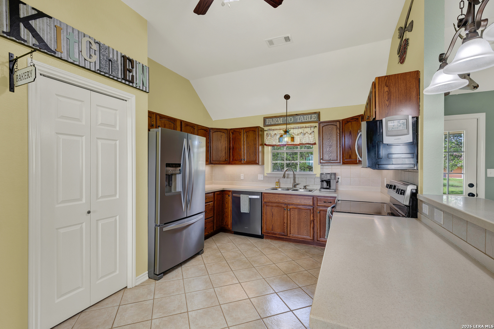 175 Creekwood Drive Gonzales TX 78629