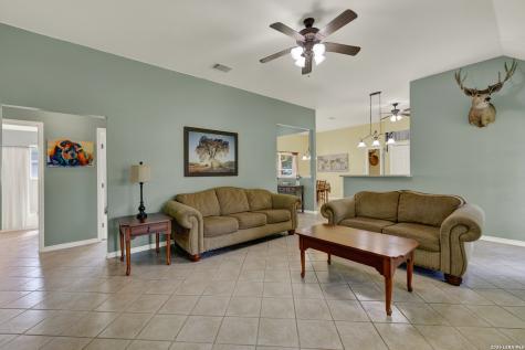 175 Creekwood Drive Gonzales TX 78629