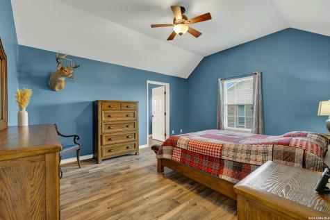 175 Creekwood Drive Gonzales TX 78629