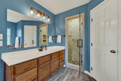 175 Creekwood Drive Gonzales TX 78629