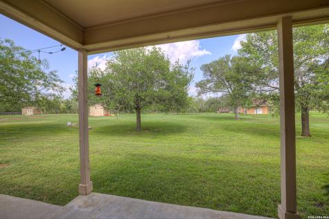 175 Creekwood Drive Gonzales TX 78629