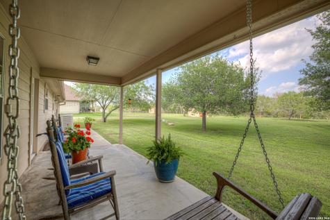 175 Creekwood Drive Gonzales TX 78629