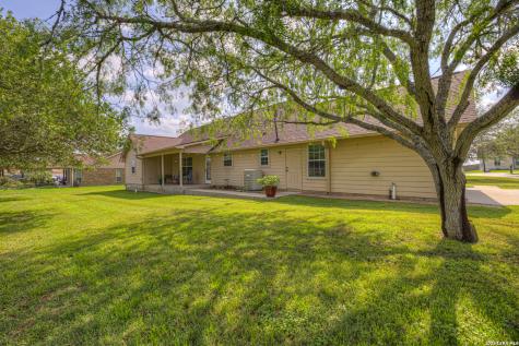 175 Creekwood Drive Gonzales TX 78629