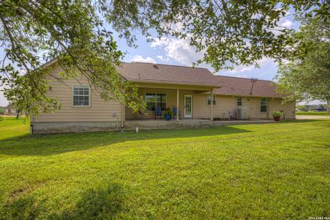 175 Creekwood Drive Gonzales TX 78629