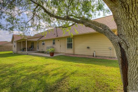 175 Creekwood Drive Gonzales TX 78629