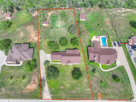 175 Creekwood Drive Gonzales TX 78629